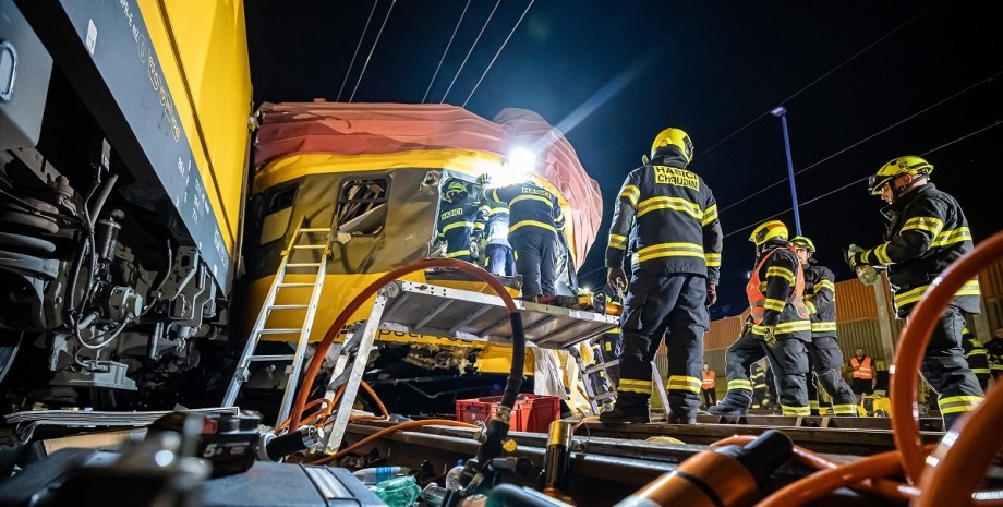 чехия, авария поездов, пардубице, украинские пассажиры, погибшие пассажиры
