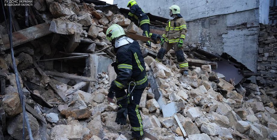 Базарная 93 Одесса, Базарная 93, улица Базарная, обвал, обвал дома, обвалился дом, обвалился дом, обвалился подъезд, ГСЧС