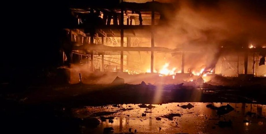 одесса пожар, одесса обстрел, пожар, обстрел одессы, красный крест