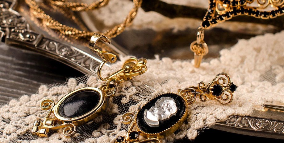 Втрачені історичні артефакти, індіанські артефакти, англійські поселенці, конфлікт, символіка, зник, Французька революція, Марія-Антуанетта, пограбування, коштовності французької корони, червона коштовність