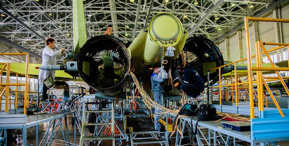 складання Су-35 на КнААЗі