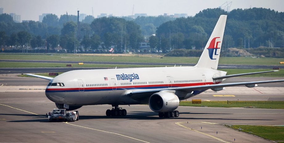 самолет Malaysia Airlines