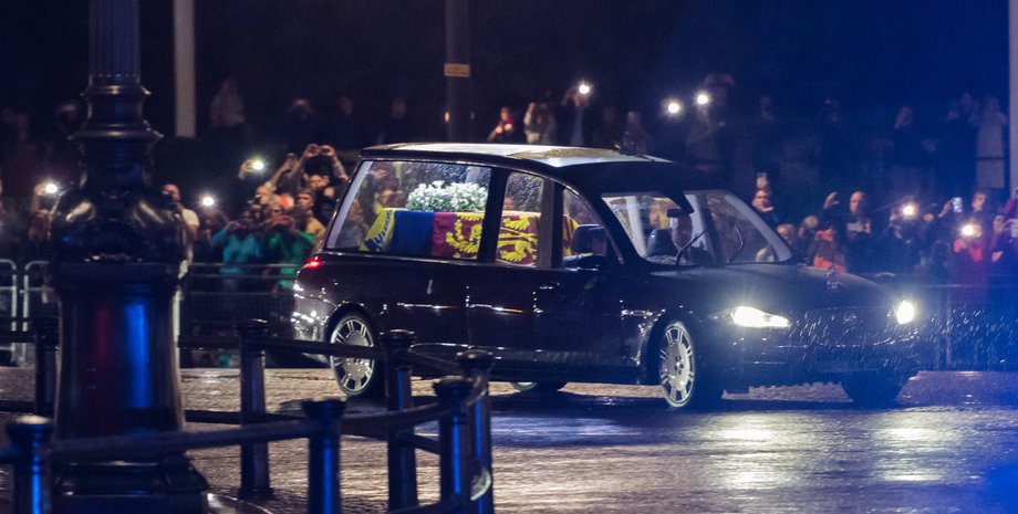 гроб королевы, похороны королевы, королева умерла