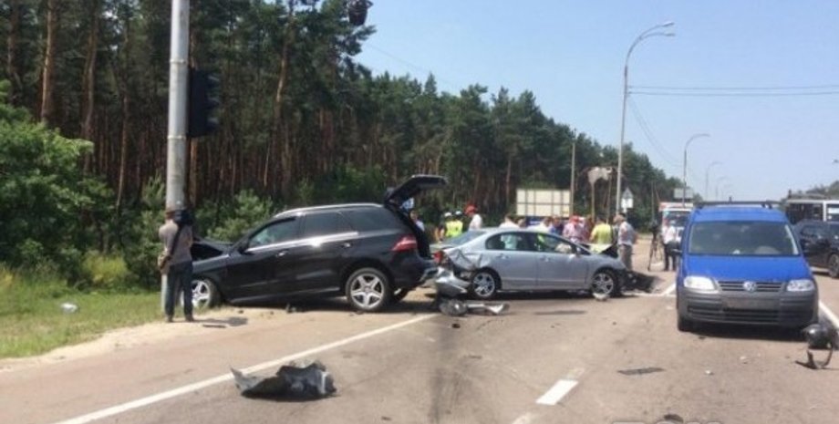 "Мажор" сбил насмерть водителя скутера / Фото: ТСН