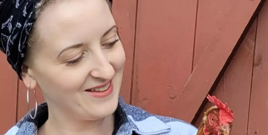 Курица снесла огромное яйцо, находка в курятнике, Великобритания, интересные истории из жизни, курьезы