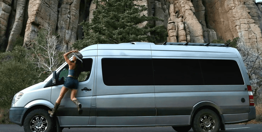 Женщина покорившая Эверест живет в фургоне, который обустроила своими руками