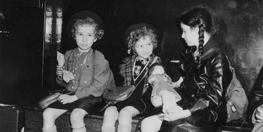 Рут Инге и Ханна, сбежали от нацистов, старое фото, холокост, преследования евреев