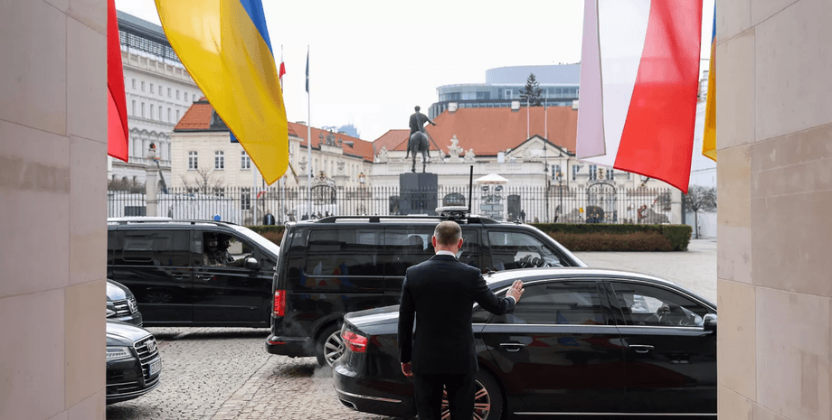 Президент Польши, Анджей Дуда, кортеж, автомобиль кортежа, слежка