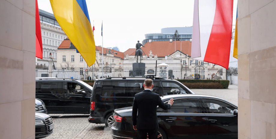 Президент Польши, Анджей Дуда, кортеж, автомобиль кортежа, слежка