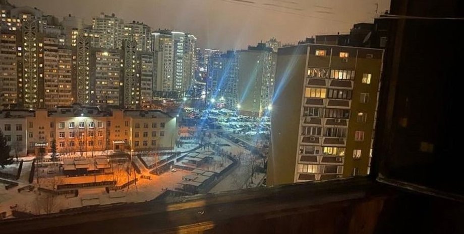 Киев, попытка суицида, патрульные, спасатели