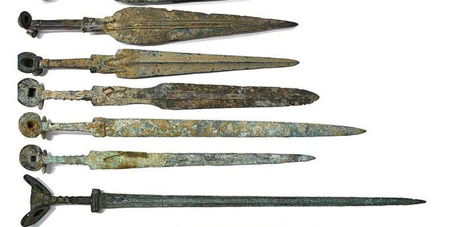 артефакт, меч, отверстие, сверло, старина, подделка, изменения, исследования, бронза, железо, музей, ученые, нейтронная томография, лезвие, рукоятка, Иран, пастиш