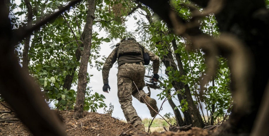 Боєць ЗСУ Боєць ЗСУ на Покровському напрямку під час війни в Україні
