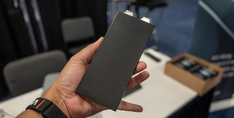 Твердотільна батарея Donut Lab на виставці CES 2026