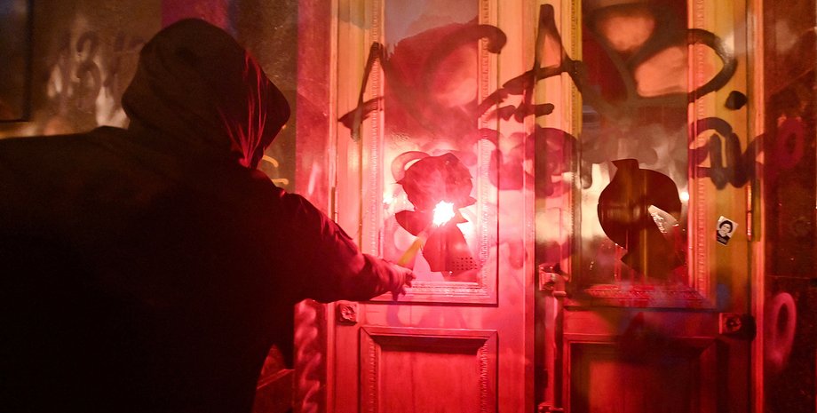 офис президента, погром на Банковой