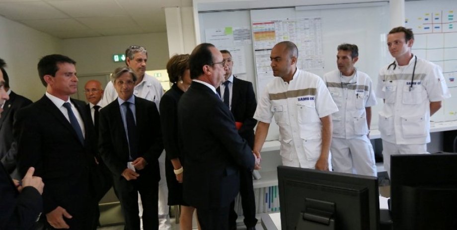 Франсуа Олланд в одной из больниц Ниццы / Фото: twitter.com/Elysee