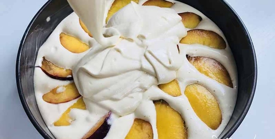 Шарлотка с персиками, шарлотка рецепт, персиковая шарлотка