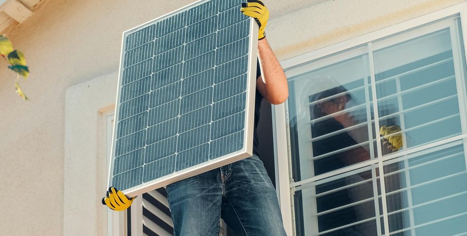 Сонячна панель Сонячна панель на даху