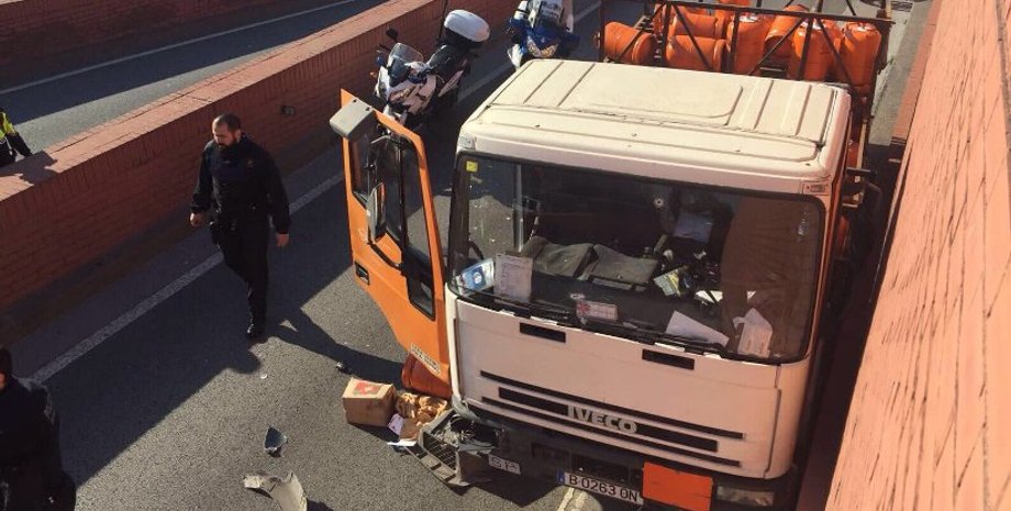 Инцидент в Барселоне / Фото: Фото: ccaa.elpais.com