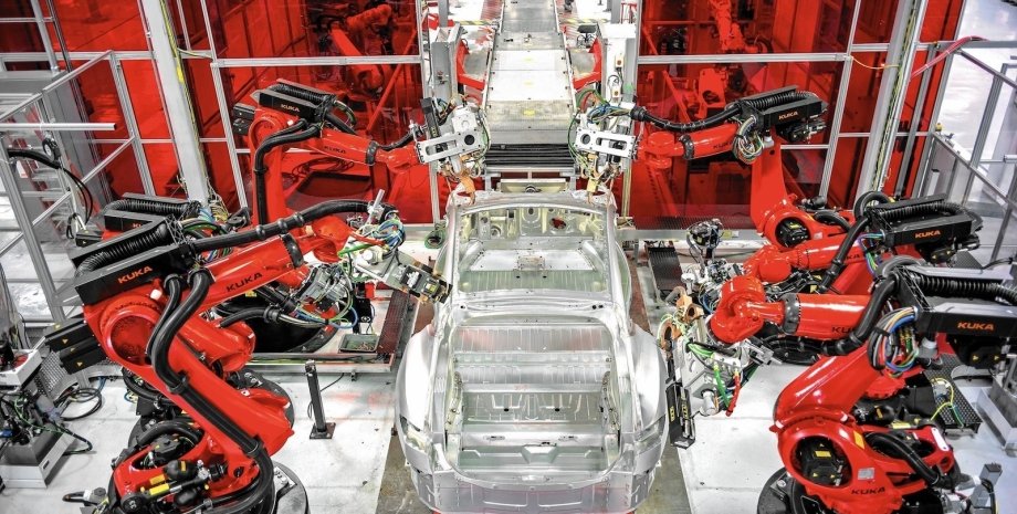 Роботизированное производство на заводе Tesla / Фото: latimes.com