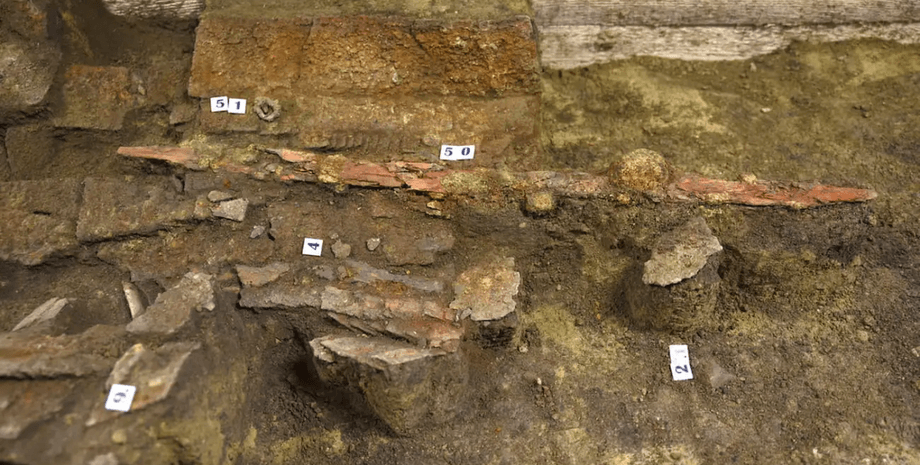 Угорщина, воїн, обладунок, вчені, археологія, археолог, поховання, наука, розкопки, знахідка, артефакти, набір, Європа, аварці