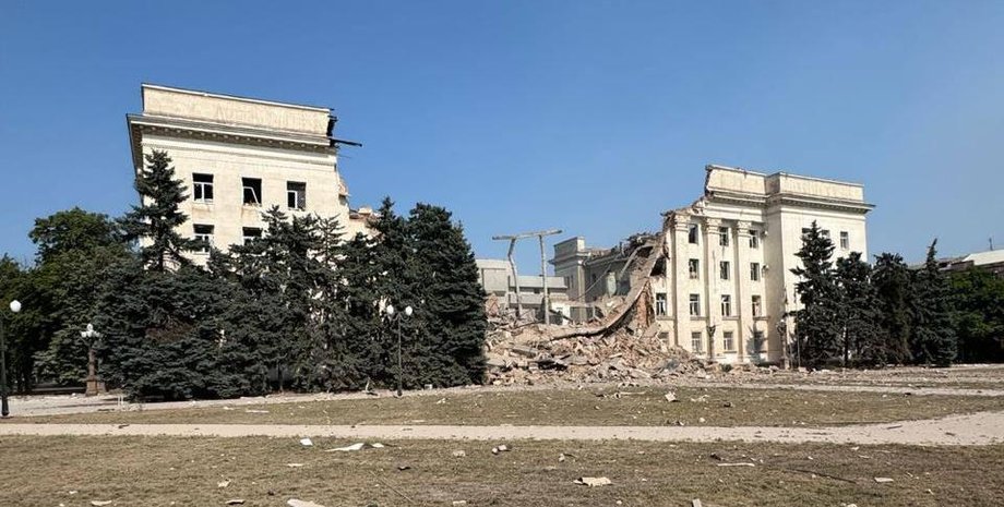 Херсонская ОВА, здание Херсонской ОВА, Херсонская ОВА разрушения