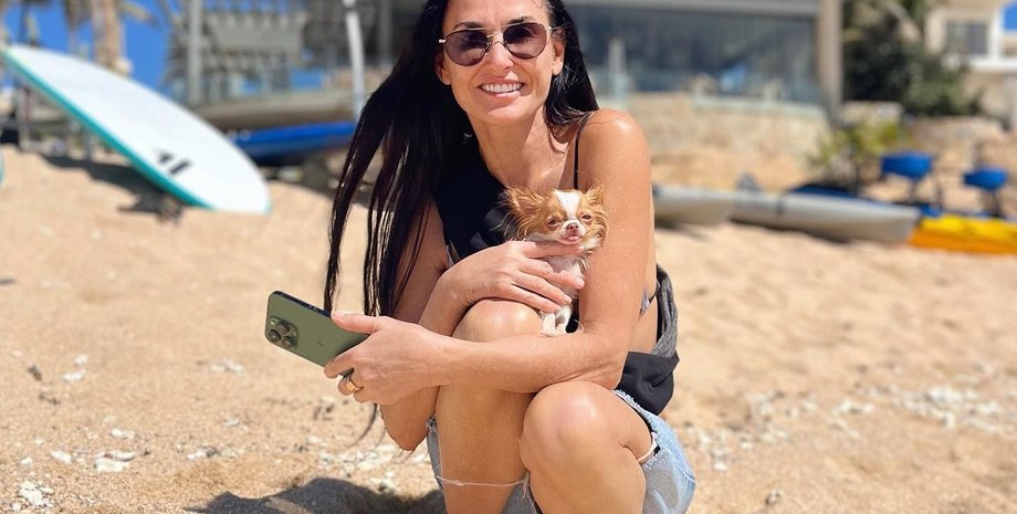 Деми Мур, пляж, отдых