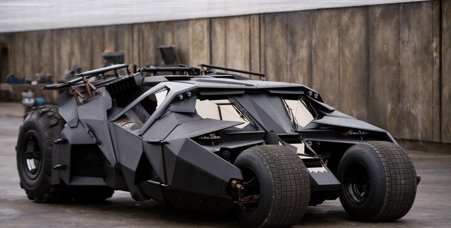 бэтмобиль Tumbler, бэтмобиль