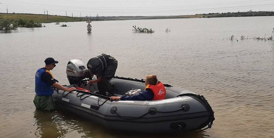 евакуація, Херсонська область, затоплені міста, жертви російської агресії
