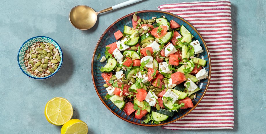 Салат из тунца и фасоли, салат с тунцом, простой рецепт с тунцом