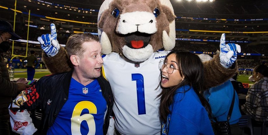 Маколей Калкин, Бренда Сонг, помолвка, обручились, один дома