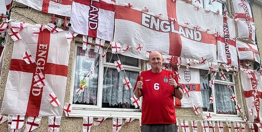 Прапори збірної Англії