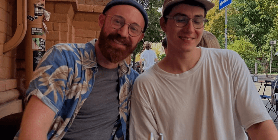 Музыкант из Канады Beachtown Exile