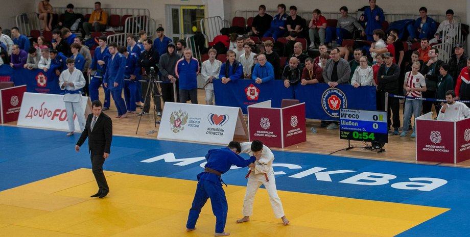 Російських спортсменів повертають на змагання з дзюдо під власним прапором