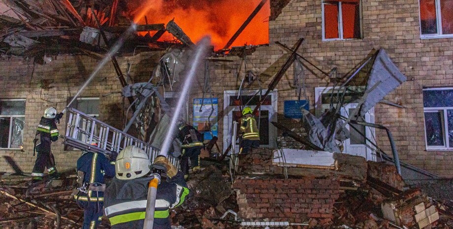 Харьков, обстрел, последствия атаки, пожар, разрушения