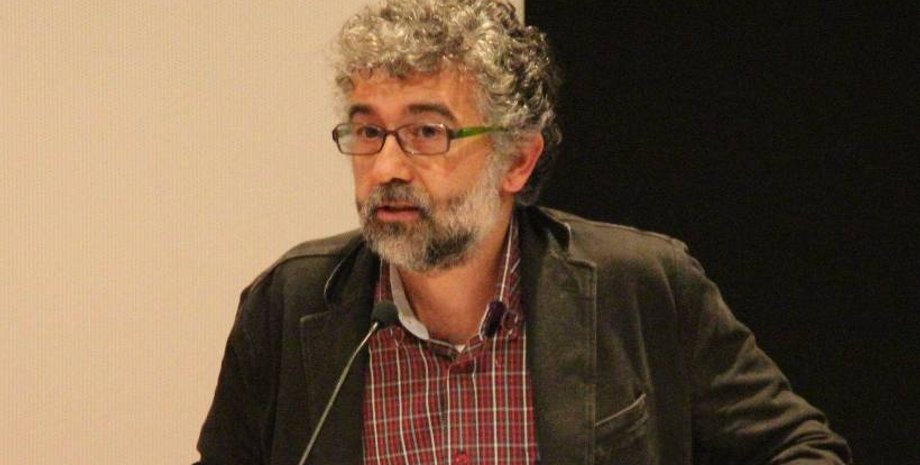 Представитель "Репортеров без границ" Эрол Ондероглу / Фото: ozgurlukcusol.com