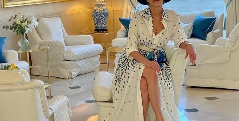 Шэрон Стоун в отеле