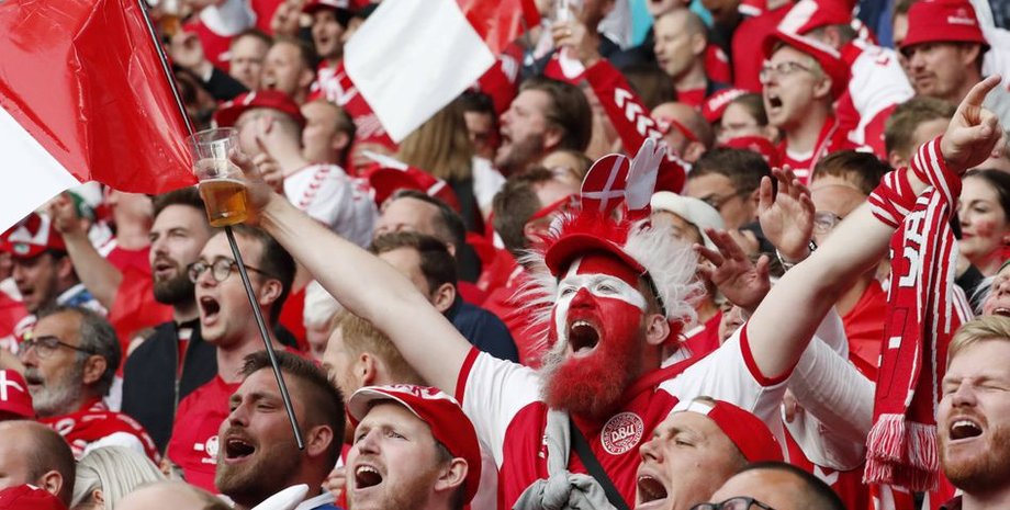 Фанаты сборной Дании