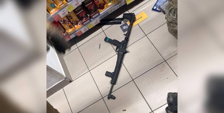 Зброя чоловіка, що влаштував стрілянину в Києві