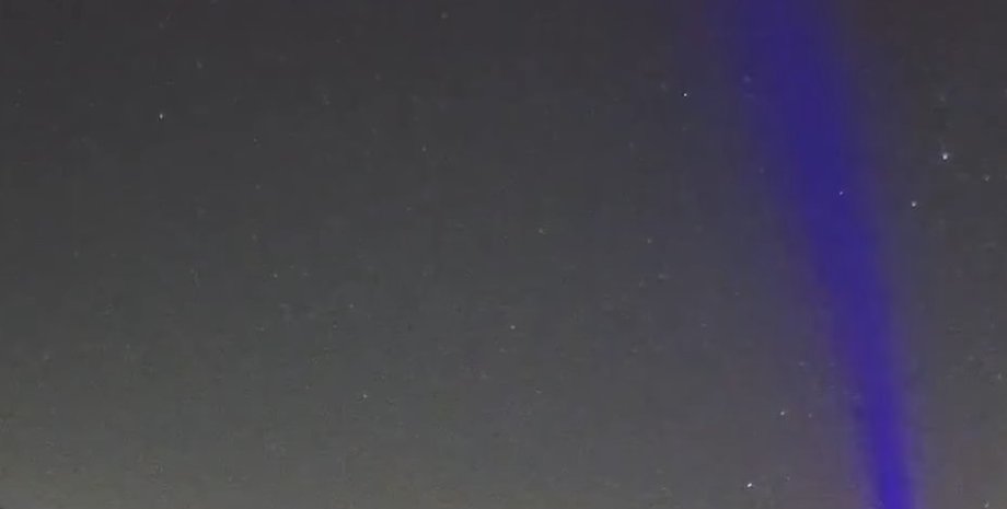 синій лазер полярне сяйво