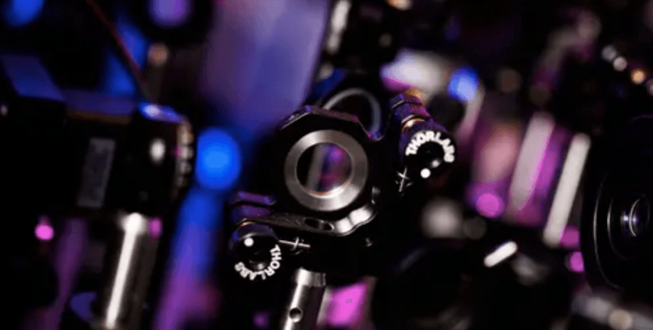 Терагерцовый лазер