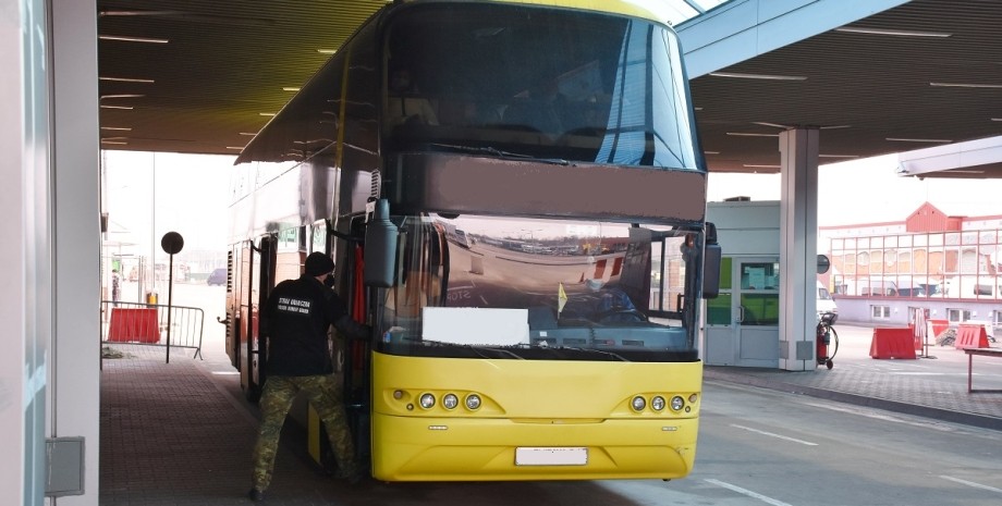 Автобус, пассажиры, перевозка, граница, пограничники, протесты польских фермеров