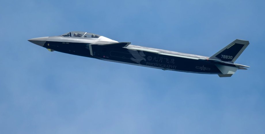 самолет J-20S