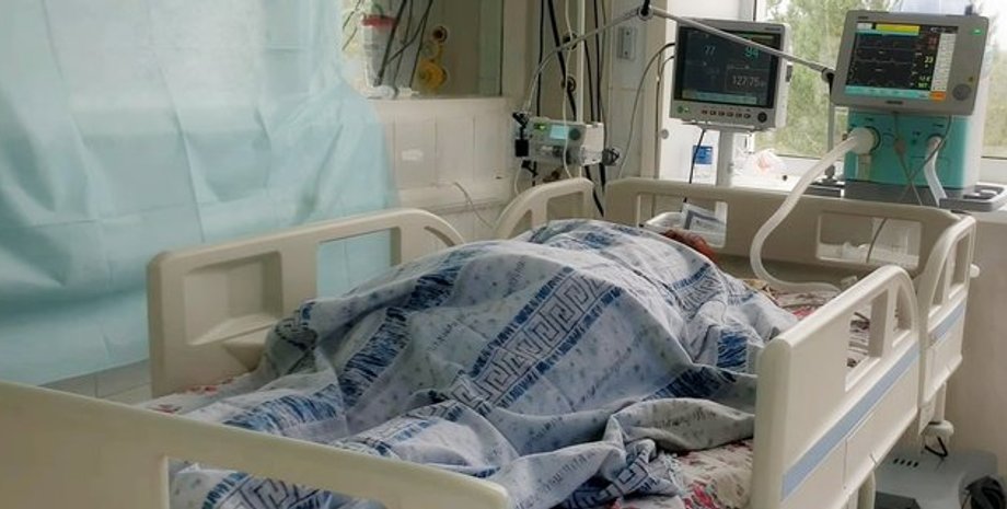 коронавирус, covid-19, госпитализации, койко-места, больница, врач, спецкостюм