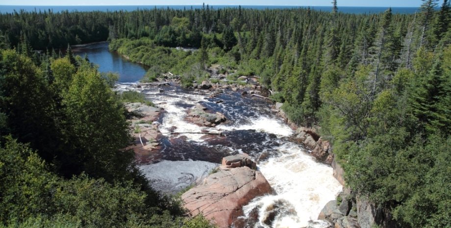 В канаде запрещают строить ГЭС на реке,