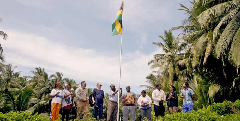 Поднятие флага на архипелаге Чагос