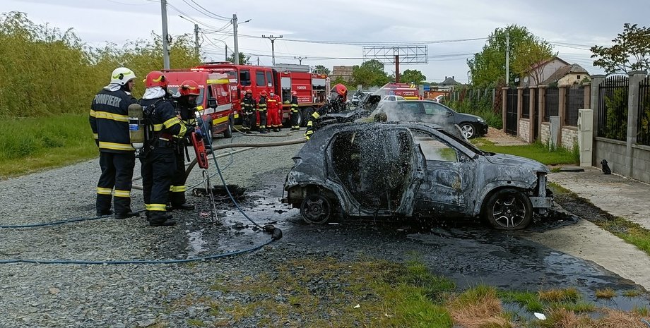 Dacia, Dacia Spring, Пожар, Возгорание, Инцидент, Авто, Автомобили, Электрокары, Электромобили, Видео, Румыния