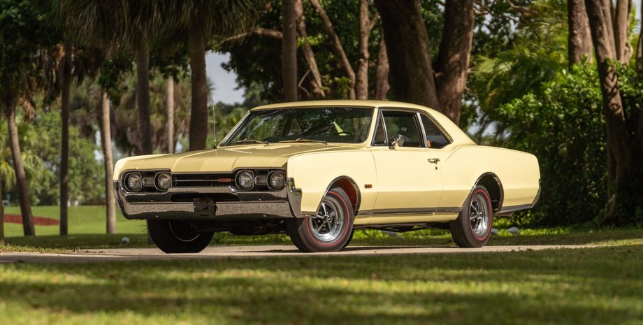 Спортивный Oldsmobile 442 1967 года