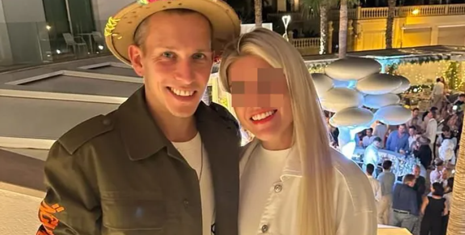 Девушка следила за бывшим с помощью жучка Apple AirTag, Стивен Майер, отношения, любовь, ревность, курьезы, фото, Испания