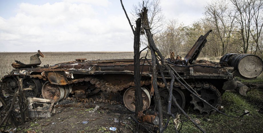 российский танк, сгоревший танк, подбитый танк, Беляевка, Херсон