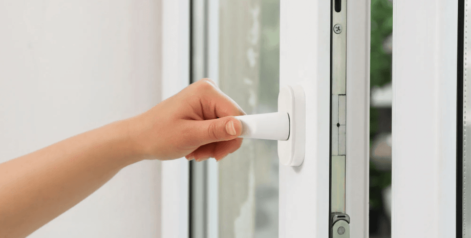 Пластиковое окно, открывание